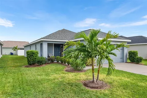 220 St Georges Cir, Eagle Lake, FL 33839