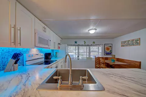 6427 W Richard Dr, Weeki Wachee, FL 34607 photo 9