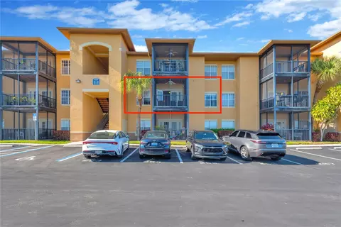 4304 Bayside Village Dr #201, Tampa, FL 33615