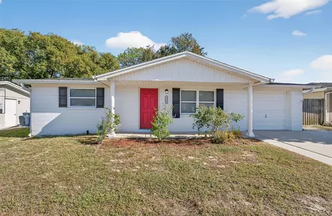9016 Rainbow Ln, Port Richey, FL 34668