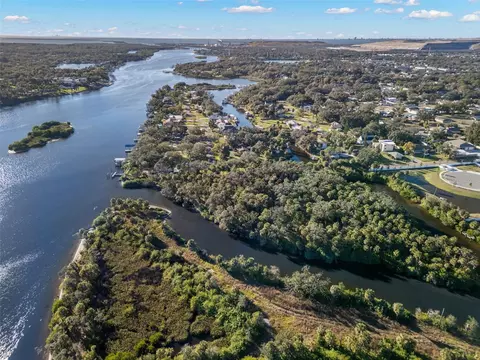 9511 River Cove Dr, Riverview, FL 33578