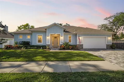 9840 W Bay St, Seminole, FL 33776