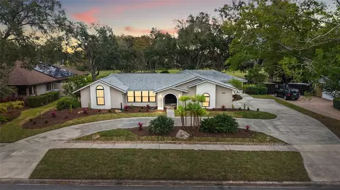 13310 Golf Crest Cir, Tampa, FL 33618