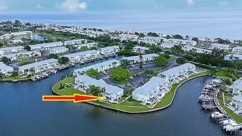5129 SE Salmon Dr SE #A, Saint Petersburg, FL 33705