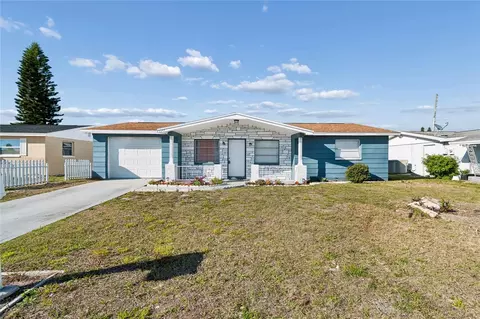 3347 Roxbury Dr, Holiday, FL 34691