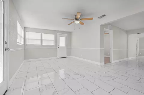 Living - 440 L B Brown Ave S, Bartow, FL 33830 photo 1 of 9