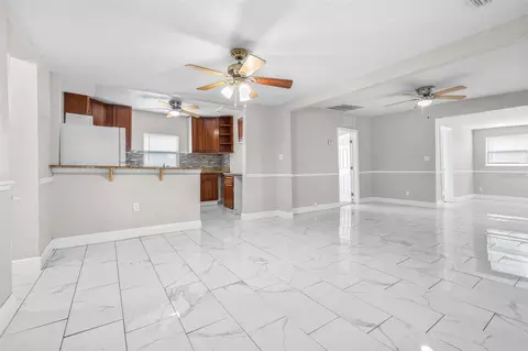 Living - 440 L B Brown Ave S, Bartow, FL 33830 photo 9 of 9