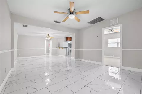 Living - 440 L B Brown Ave S, Bartow, FL 33830 photo 5 of 9