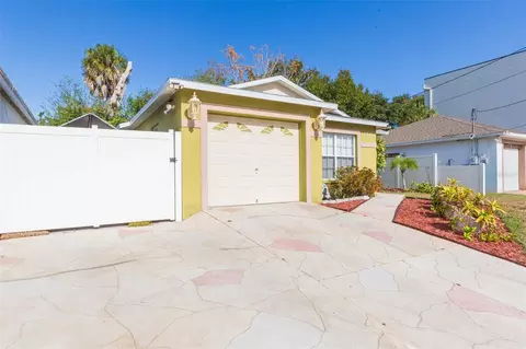 2212 E Columbus Dr, Tampa, FL 33605