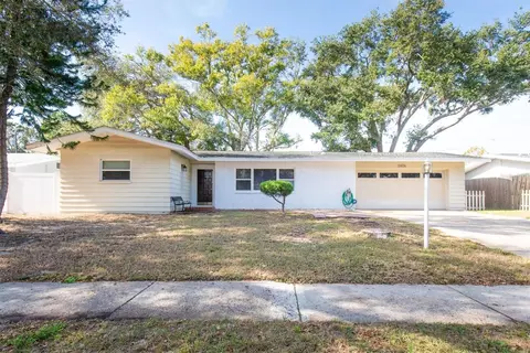1824 Chateau Dr W, Clearwater, FL 33756