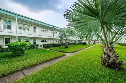 5267 81st St N #8, Saint Petersburg, FL 33709