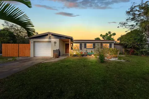 5432 63rd Way N, Saint Petersburg, FL 33709