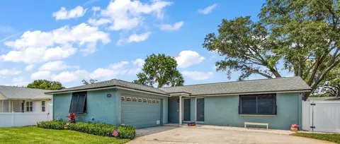 11987 106th Ave, Seminole, FL 33778