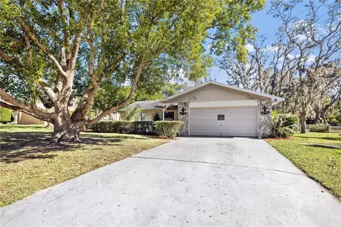 5444 Bernadette Dr, Zephyrhills, FL 33541