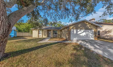 224 Whisper Lake Rd, Palm Harbor, FL 34683