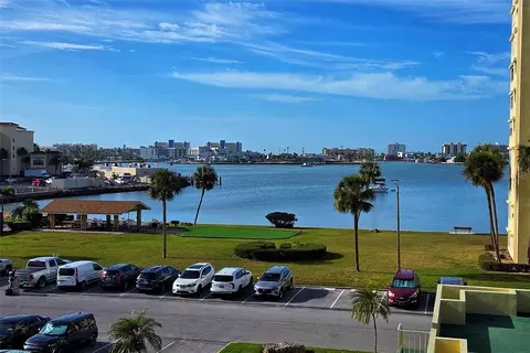 4550 Cove Cir #406, Saint Petersburg, FL 33708