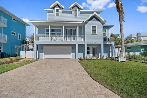112 79th St #B, Holmes Beach, FL 34217