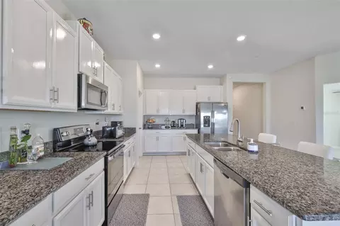 Kitchen - 13575 Willow Bluestar Loop, Riverview, FL 33579 photo 1 of 4