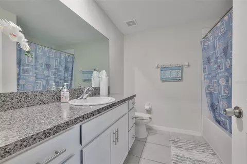Bath - 13575 Willow Bluestar Loop, Riverview, FL 33579 photo 2 of 3