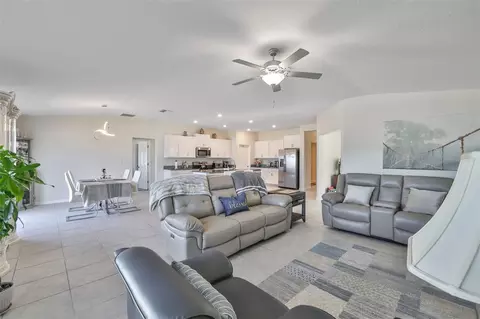 Living - 13575 Willow Bluestar Loop, Riverview, FL 33579 photo 5 of 5