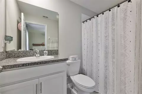 Bath - 13575 Willow Bluestar Loop, Riverview, FL 33579 photo 3 of 3