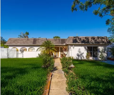 104 Druid Hills Rd, Temple Terrace, FL 33617