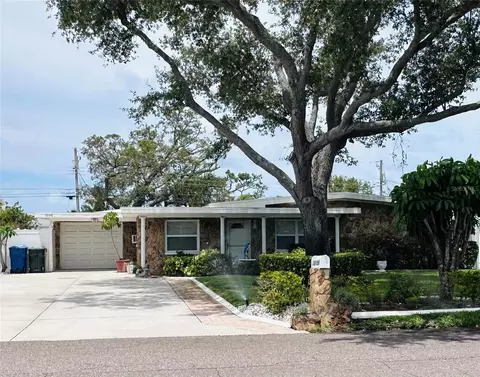 12156 144th St, Largo, FL 33774