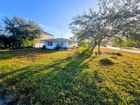 568 Trade Winds Dr, Dunedin, FL 34698