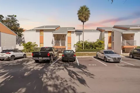 511 99th Ave N #102, Saint Petersburg, FL 33702