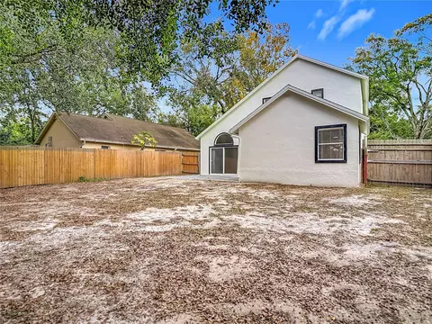 Exterior - 2013 Glen Forge St, Brandon, FL 33511 photo 8 of 9