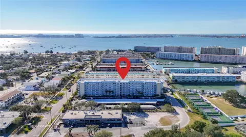 2850 59th St S #209, Gulfport, FL 33707