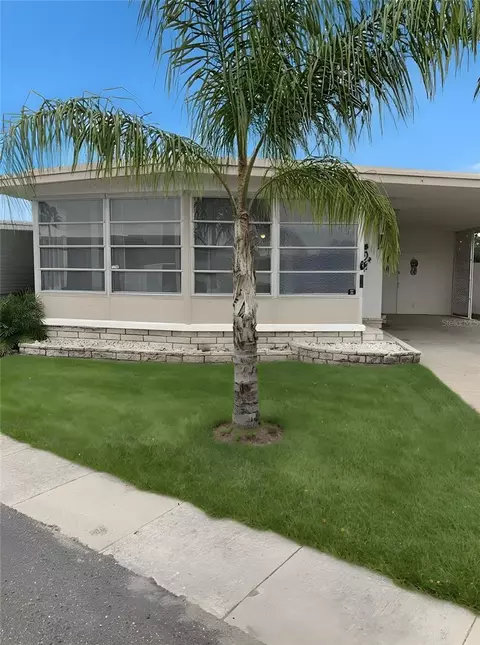 7901 40th Ave N #32, Saint Petersburg, FL 33709