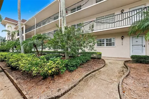 831 Maple Ct #310, Dunedin, FL 34698