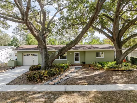 1721 Woodridge Dr, Clearwater, FL 33756