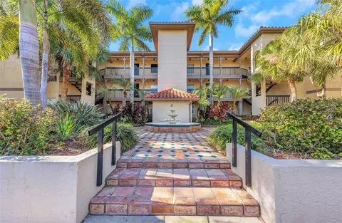2400 Feather Sound Dr #423, Clearwater, FL 33762