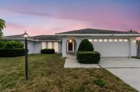10711 Frances Ln, Largo, FL 33774