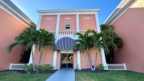 1900 68th St N #106, Saint Petersburg, FL 33710