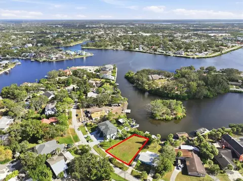 56 Inness Dr, Tarpon Springs, FL 34689
