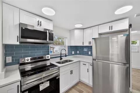 Kitchen - 17352 Us Highway 41, Spring Hill, FL 34610 photo 2 of 3