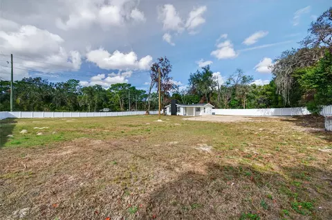 Exterior - 17352 Us Highway 41, Spring Hill, FL 34610 photo 7 of 8