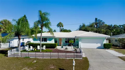 1551 San Helen Dr, Dunedin, FL 34698