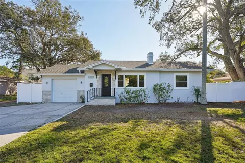 2320 E Harbor Dr S, Saint Petersburg, FL 33705