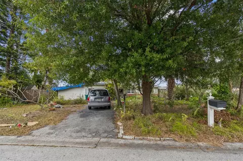 11071 Village Green Ave, Seminole, FL 33772