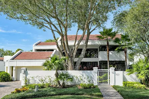 923 Guisando De Avila, Tampa, FL 33613
