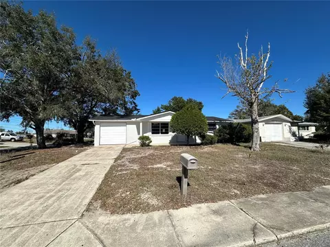 7513 Kensico Dr, Port Richey, FL 34668