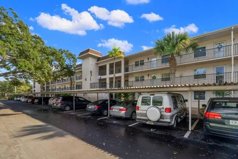 871 New York Ave #307, Dunedin, FL 34698
