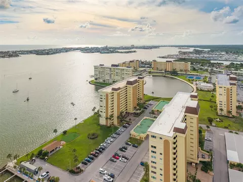 4525 Cove Cir #1002, Saint Petersburg, FL 33708