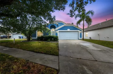 7608 Hampshire Garden Pl, Apollo Beach, FL 33572