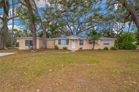 559 Norfolk St, Dunedin, FL 34698