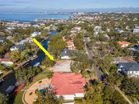 2609 N Dundee St, Tampa, FL 33629